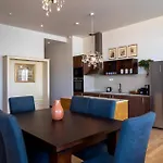 Luxury Suzana