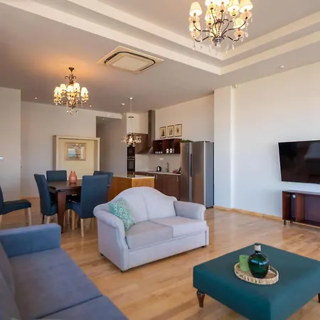 Luxury Suzana